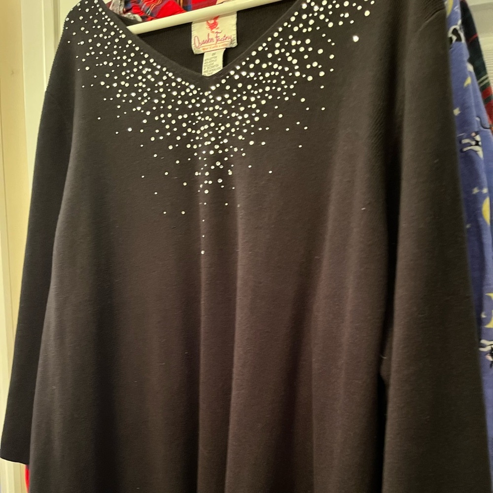 Quacker Factory black top with embellishments sz3X NWT